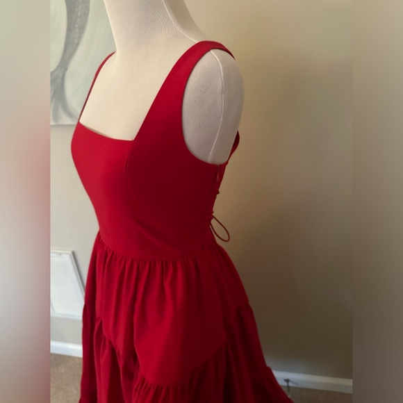 Adorable Chelsea Reece Madonna MIDI dress size 8-10 red dress square neckline - Picture 5 of 9